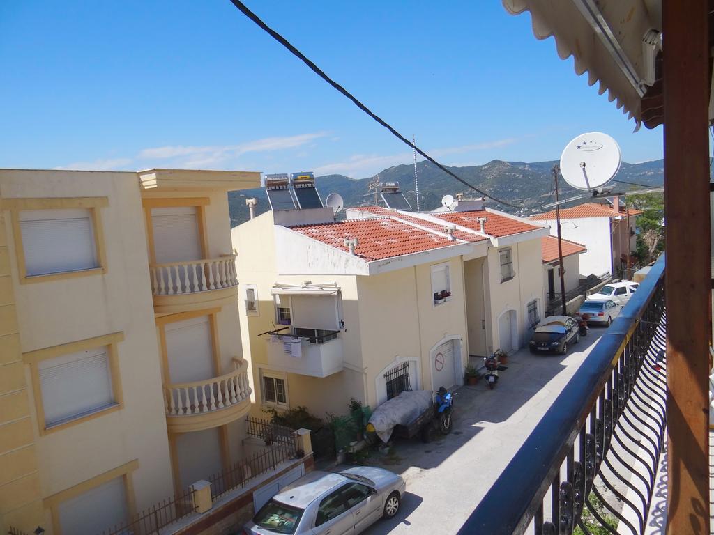 Αphrodite Apartment Nea Iraklitsa Exterior photo